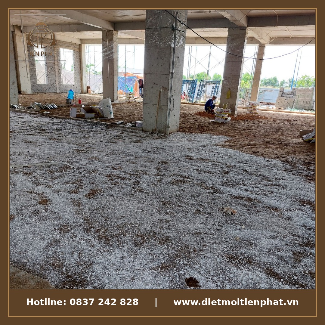 Công trình nhà xưởng, khu công nghiệp đang thi công phần thô trước khi bàn giao